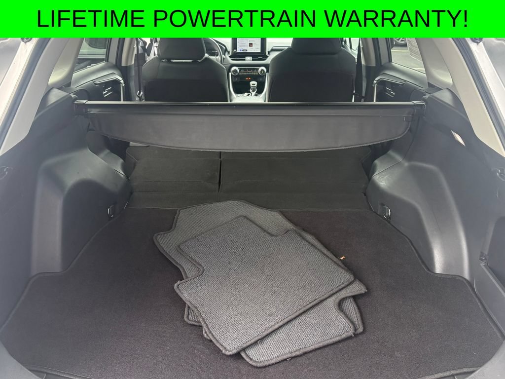 Used 2024 Toyota RAV4 XLE AWD/4WD image 15