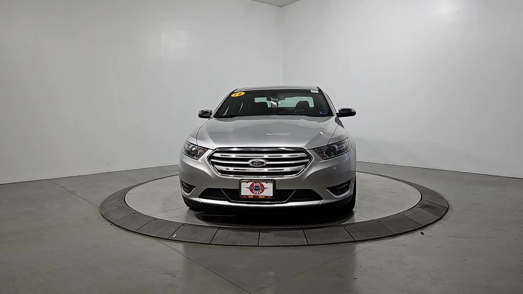 Used 2016 Ford Taurus Limited FWD image 9