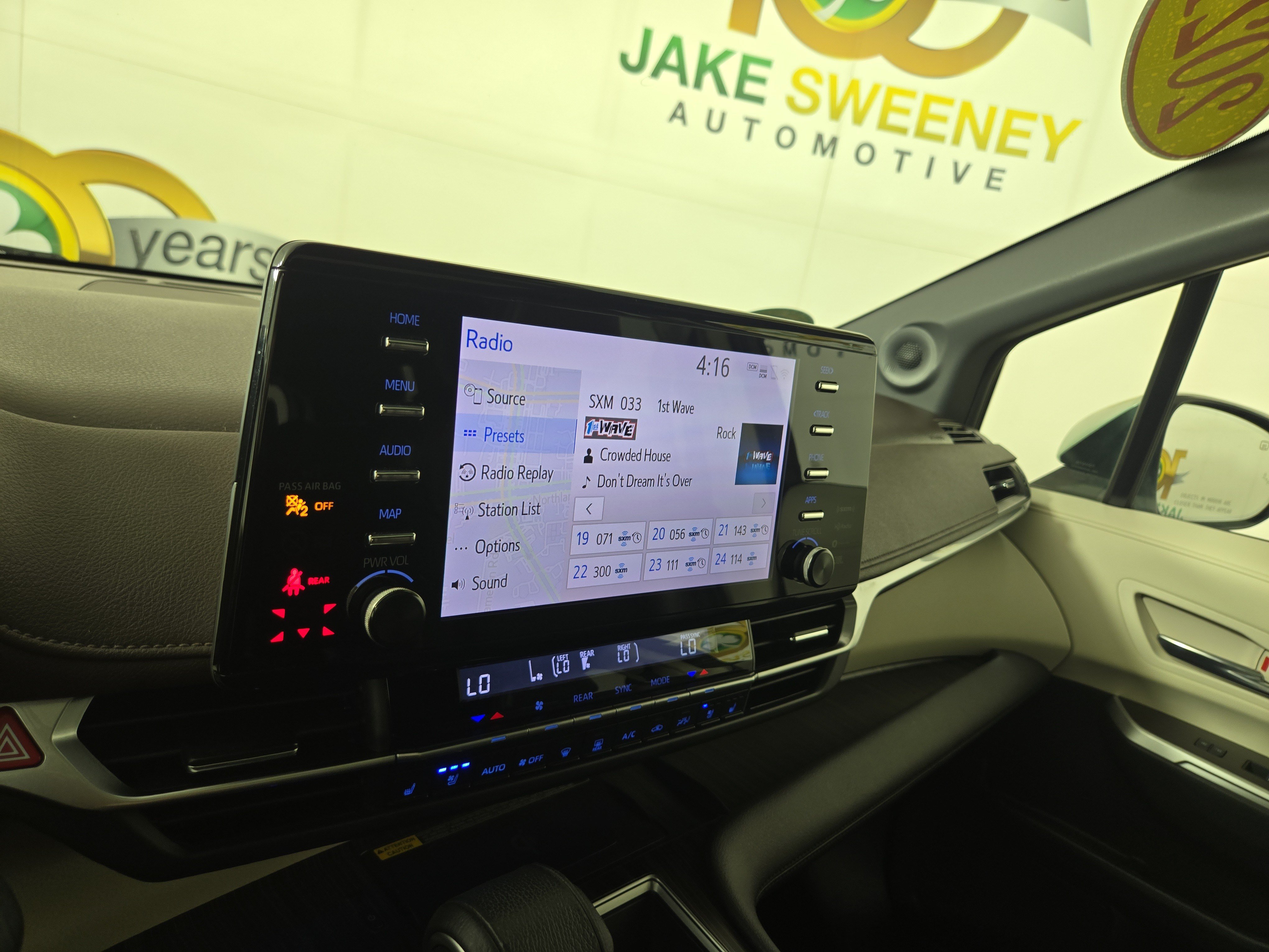 Used 2021 Toyota Sienna Platinum FWD image 21