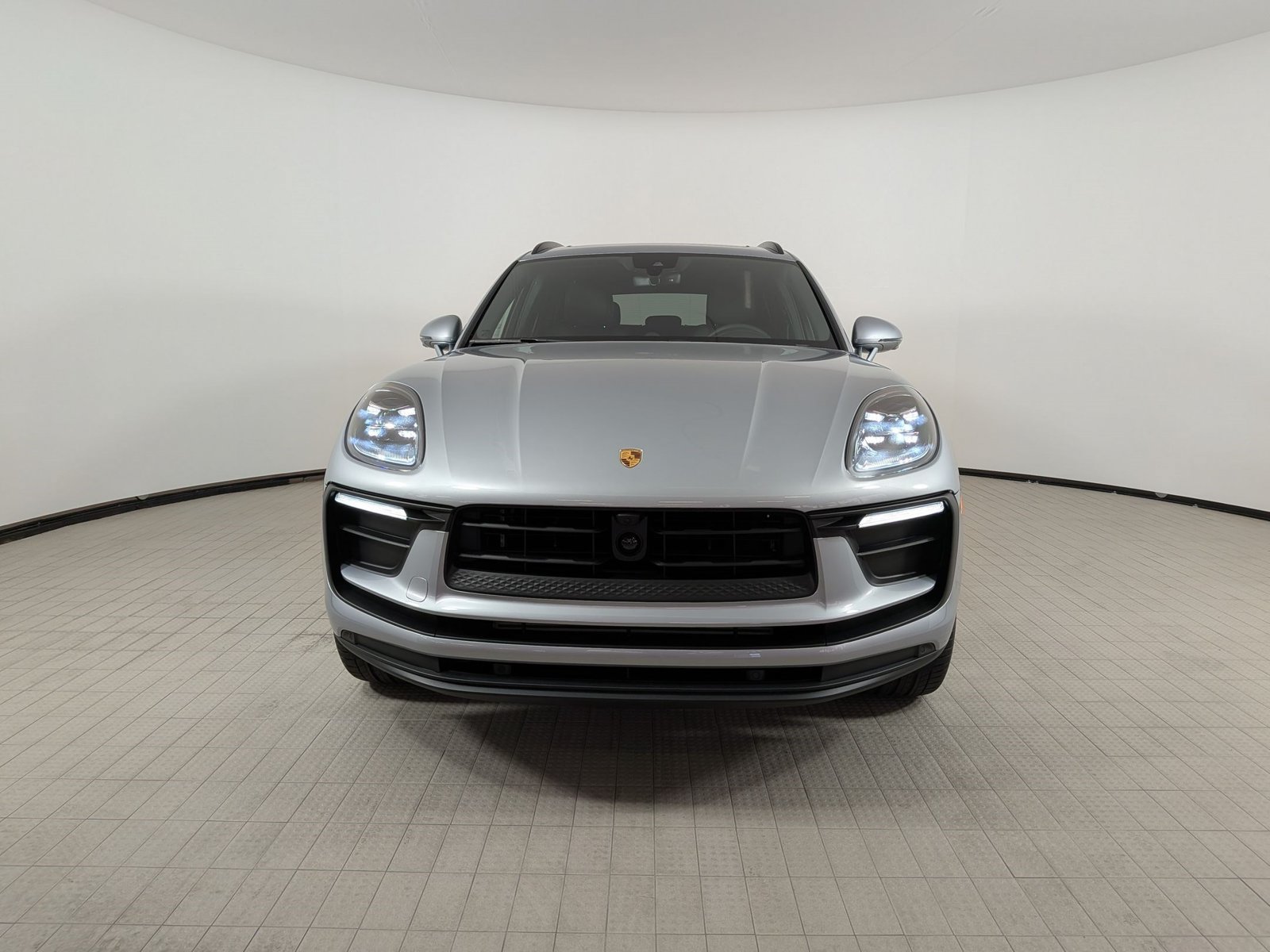 New 2026 Porsche Macan AWD/4WD image 6
