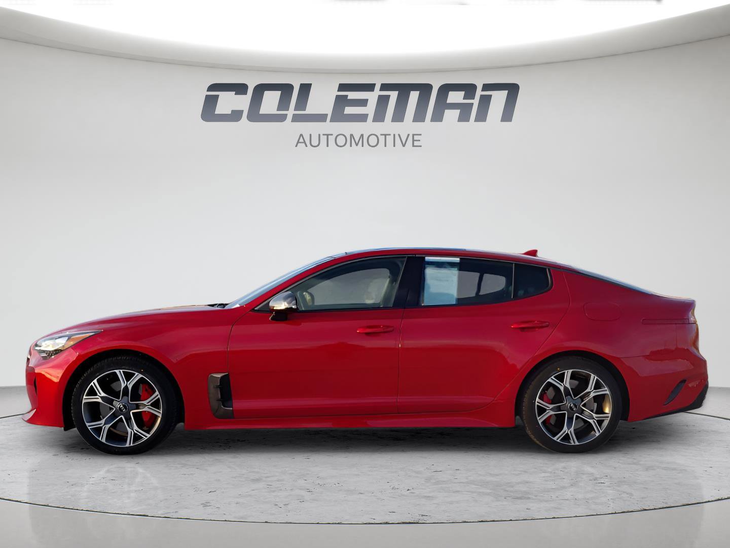 Used 2018 Kia Stinger GT2 image 2