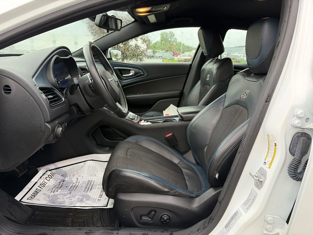 Used 2016 Chrysler 200 S FWD image 41