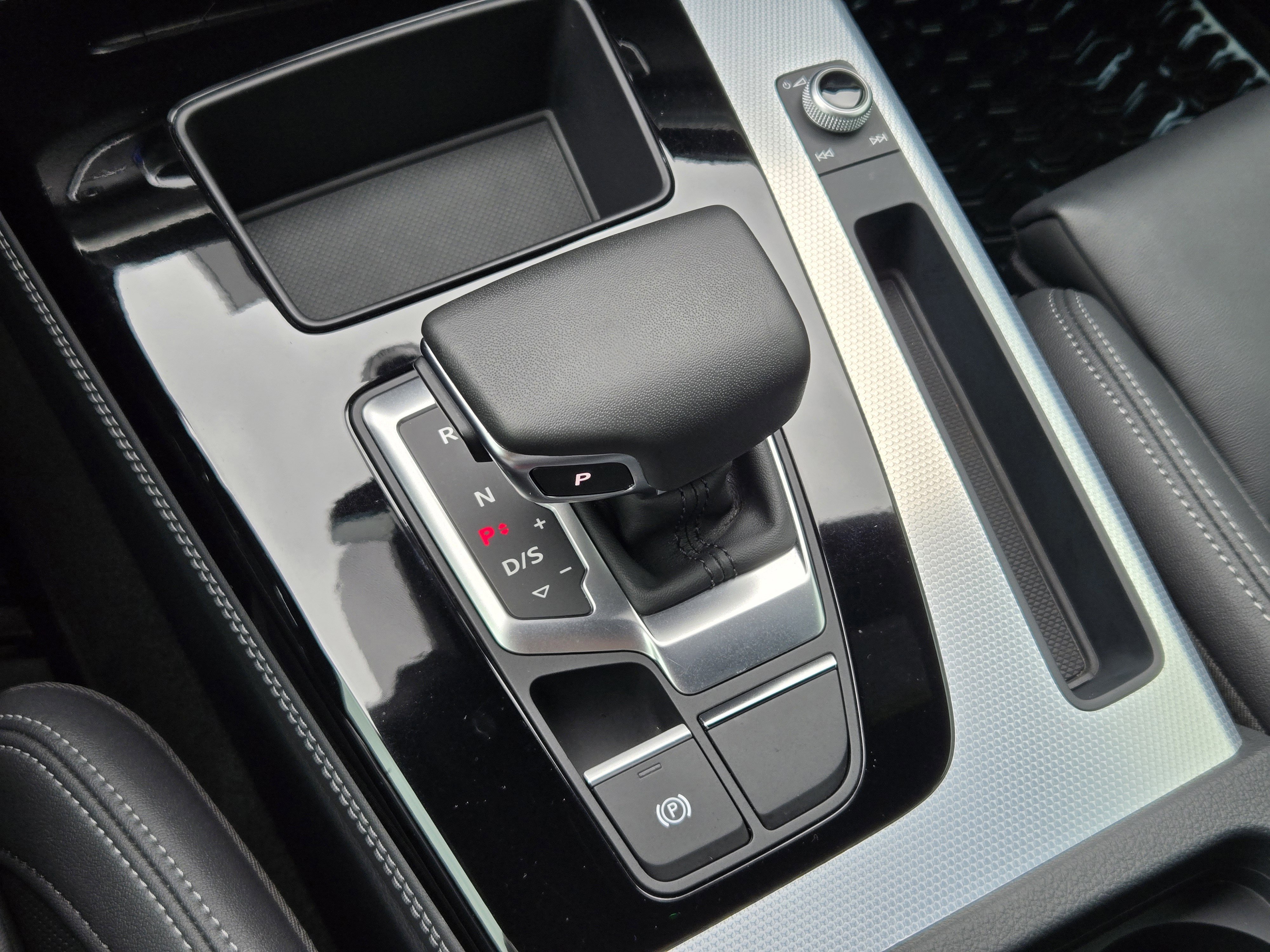 Used 2024 Audi Q5 2.0T Premium Plus w/ Premium Plus Package AWD/4WD image 17