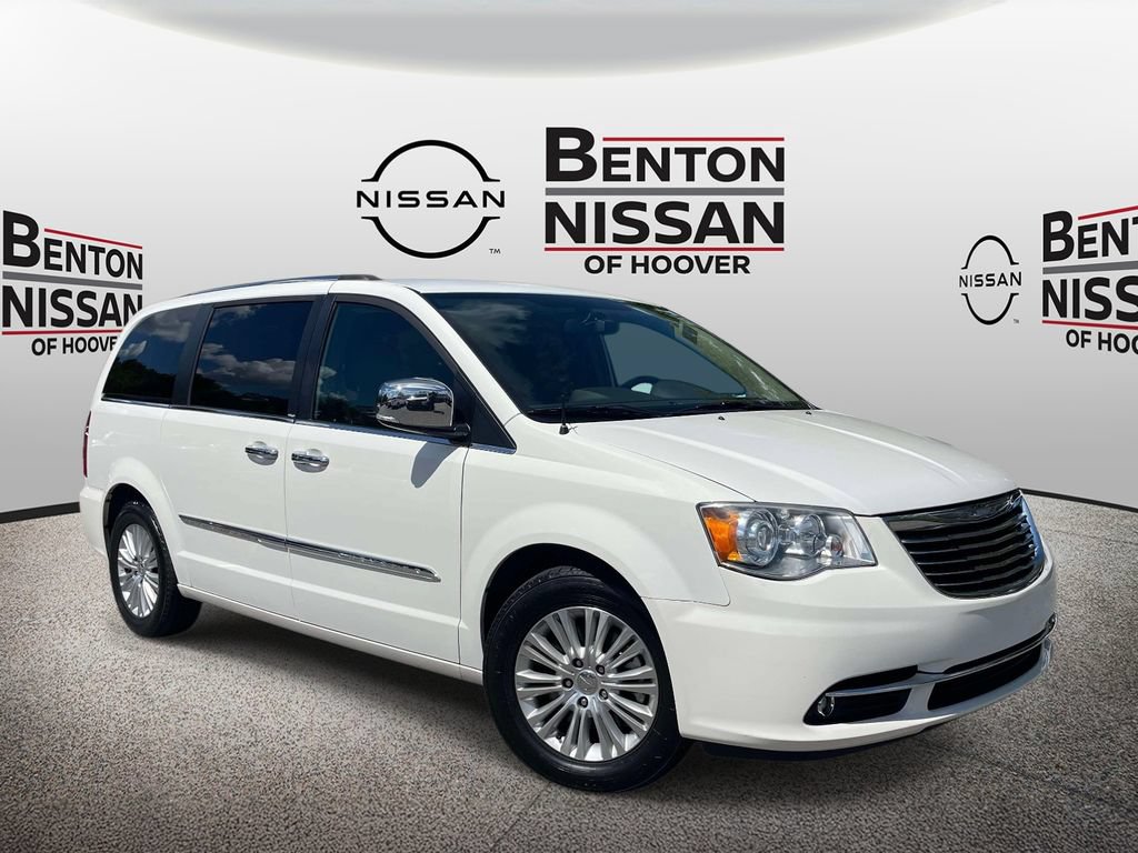 Used 2012 Chrysler Town & Country Limited FWD image 1