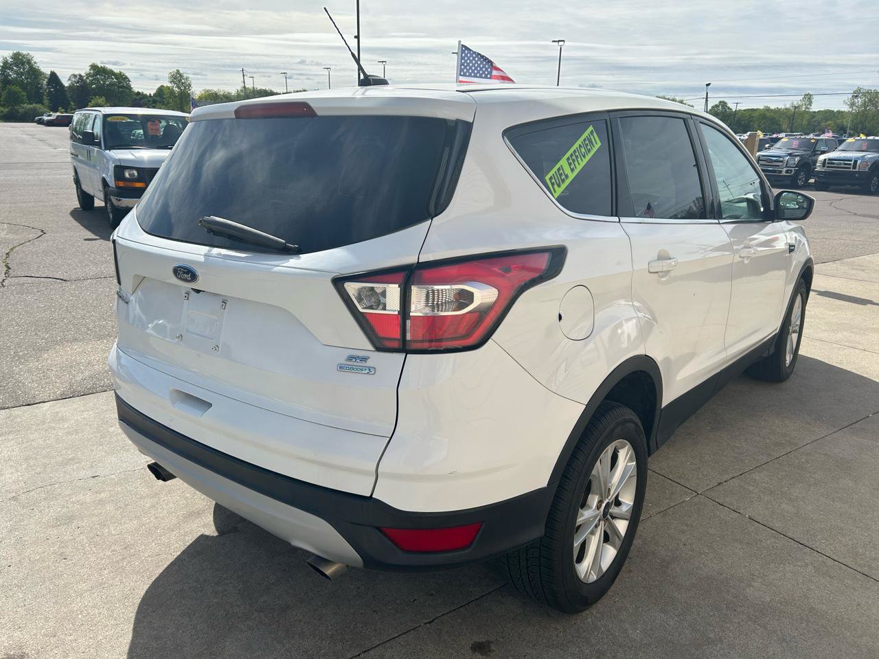Used 2017 Ford Escape SE FWD image 5
