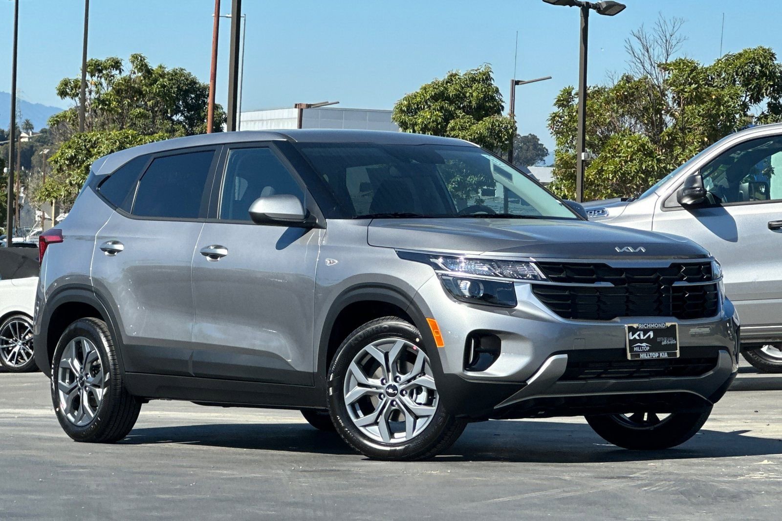 New 2026 Kia Seltos LX FWD image 2