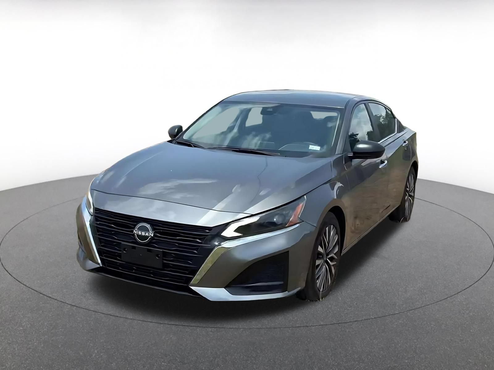 Used 2025 Nissan Altima 2.5 SV FWD image 6