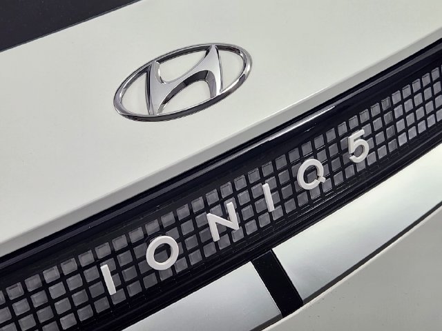 Certified 2024 Hyundai Ioniq 5 Limited AWD/4WD image 9