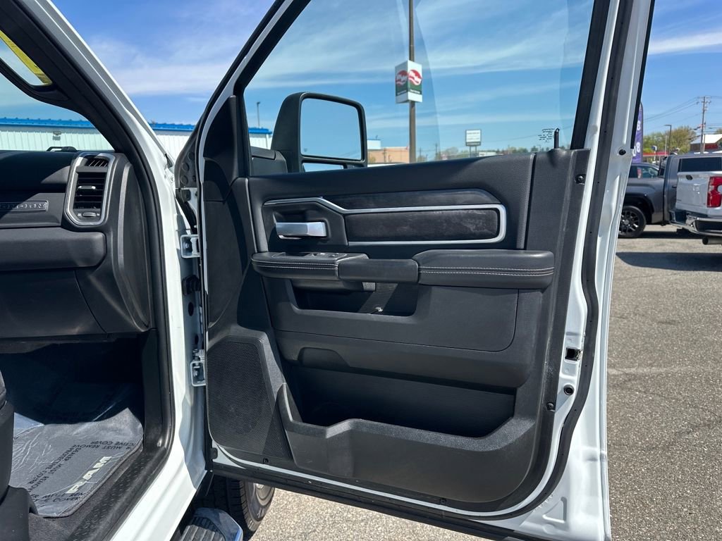 Used 2024 RAM 2500 Big Horn AWD/4WD image 17
