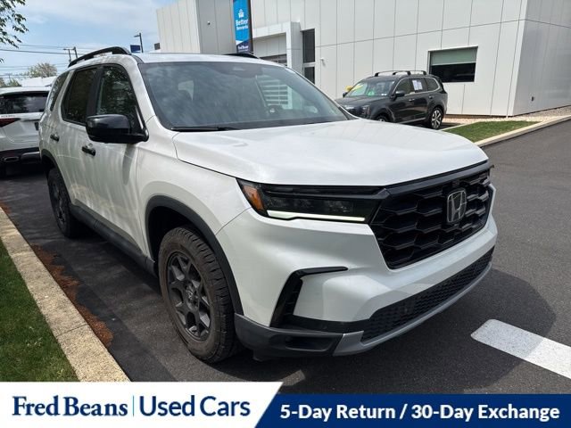 Used 2023 Honda Pilot TrailSport image 1