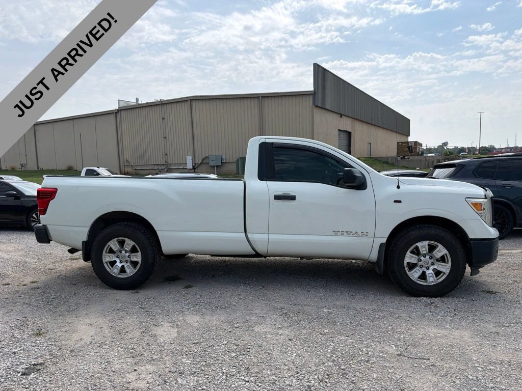 Used 2017 Nissan Titan S AWD/4WD image 4