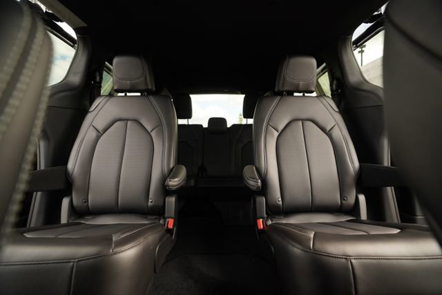 New 2026 Chrysler Voyager LX image 31