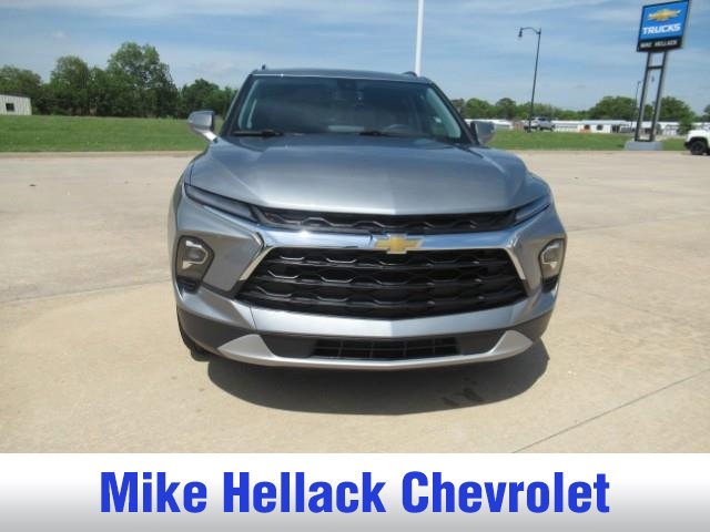Used 2024 Chevrolet Blazer LT FWD image 2