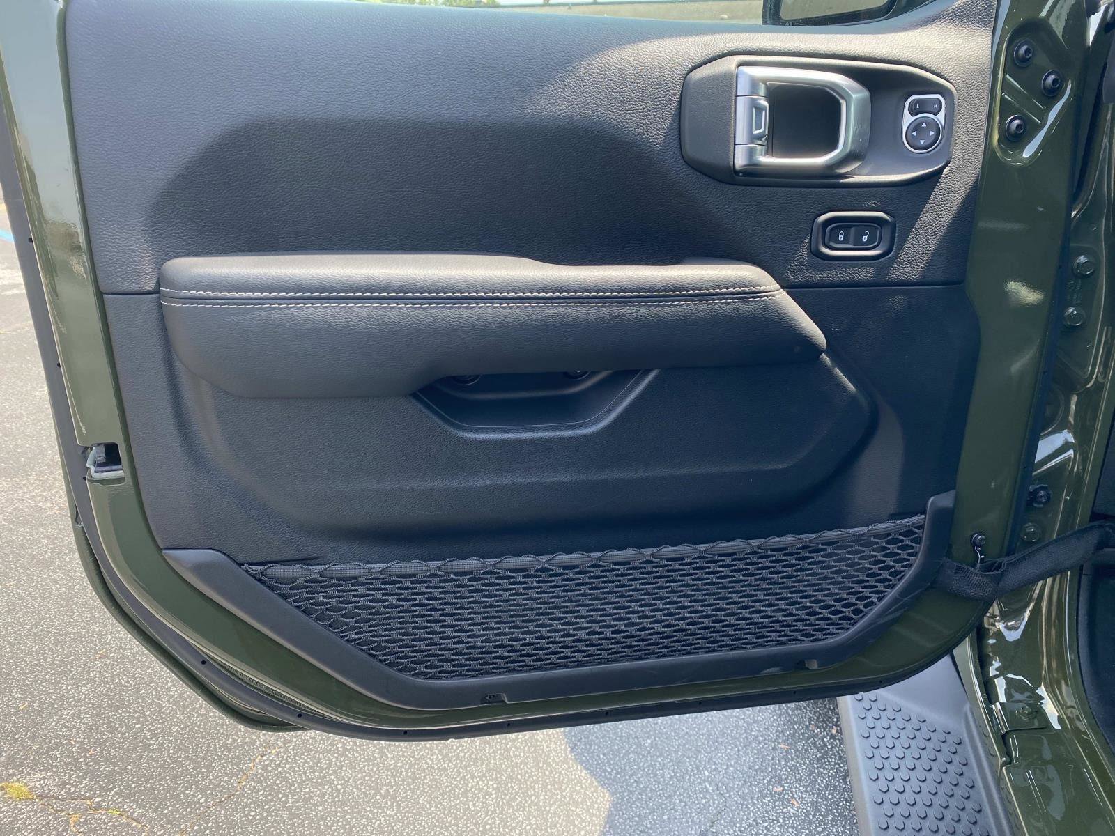 Used 2023 Jeep Wrangler Sahara w/ Cold Weather Group AWD/4WD image 20