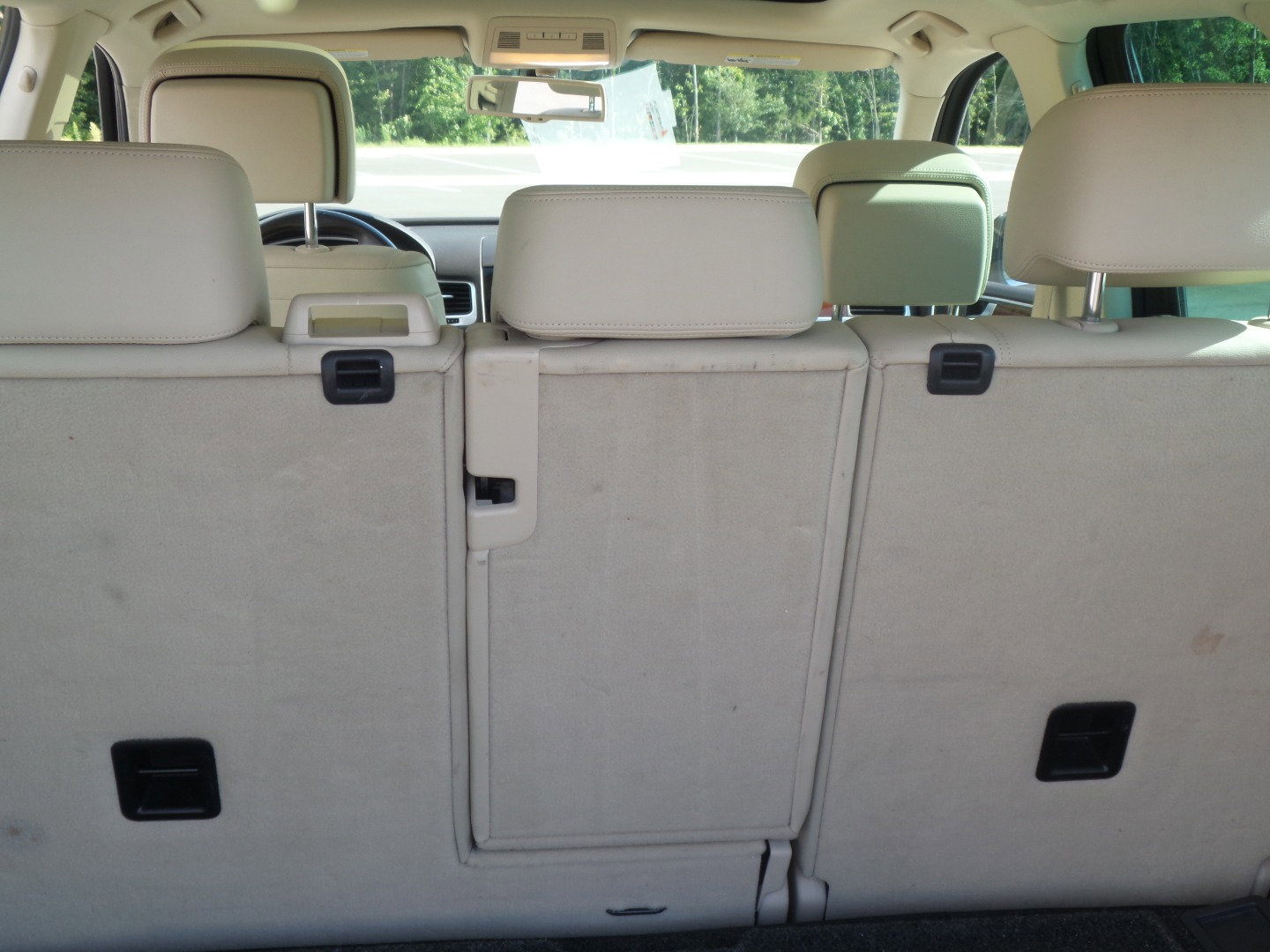 Used 2013 Volkswagen Touareg VR6 image 26