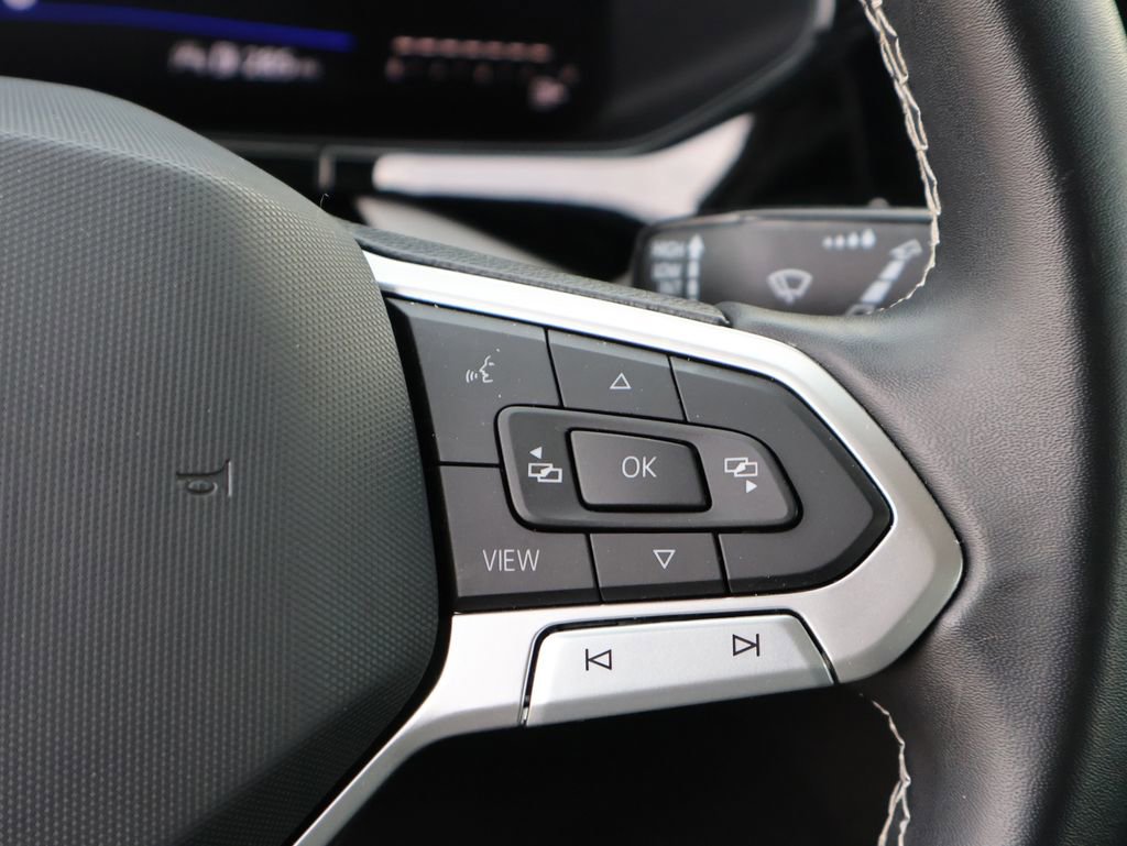 Certified 2023 Volkswagen Taos S image 31