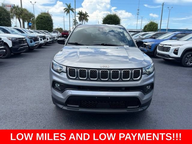 Used 2023 Jeep Compass Latitude AWD/4WD image 2