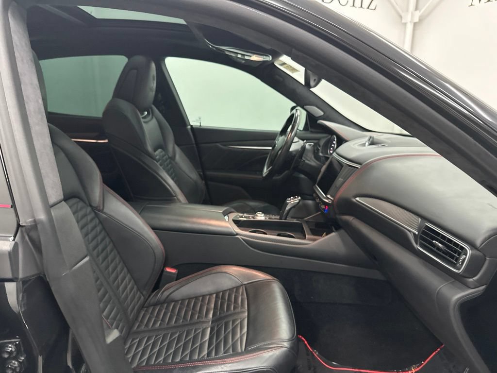 Used 2022 Maserati Levante Trofeo AWD/4WD image 25