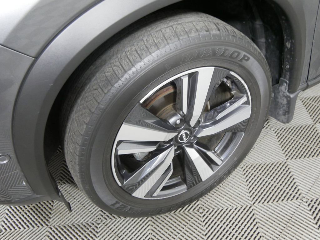 Used 2022 Nissan Rogue Platinum w/ Head-Up Display Package image 11