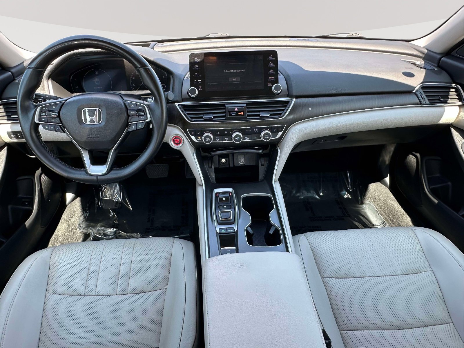 Used 2018 Honda Accord Touring image 7