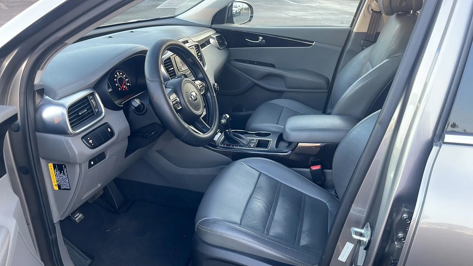 Used 2016 Kia Sorento EX image 18