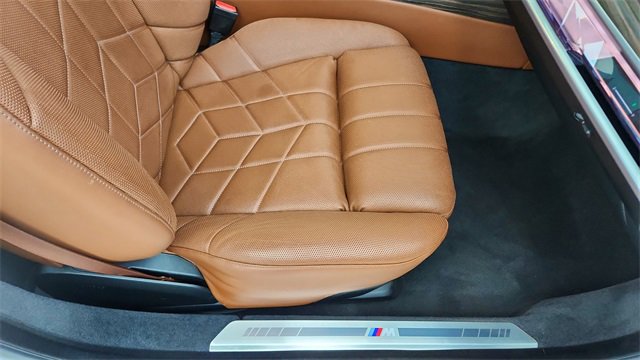 Used 2023 BMW 740i w/ Executive Package image 22