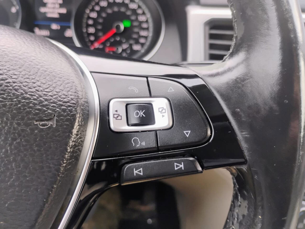 Used 2018 Volkswagen Atlas SE FWD image 26
