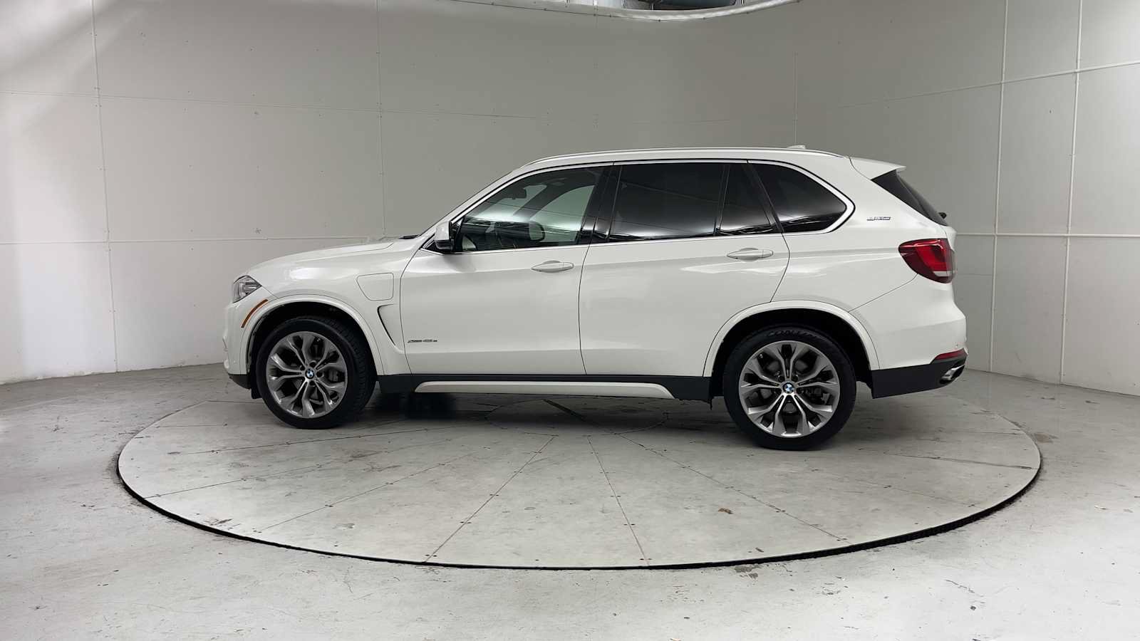 Used 2017 BMW X5 xDrive40e AWD/4WD image 4