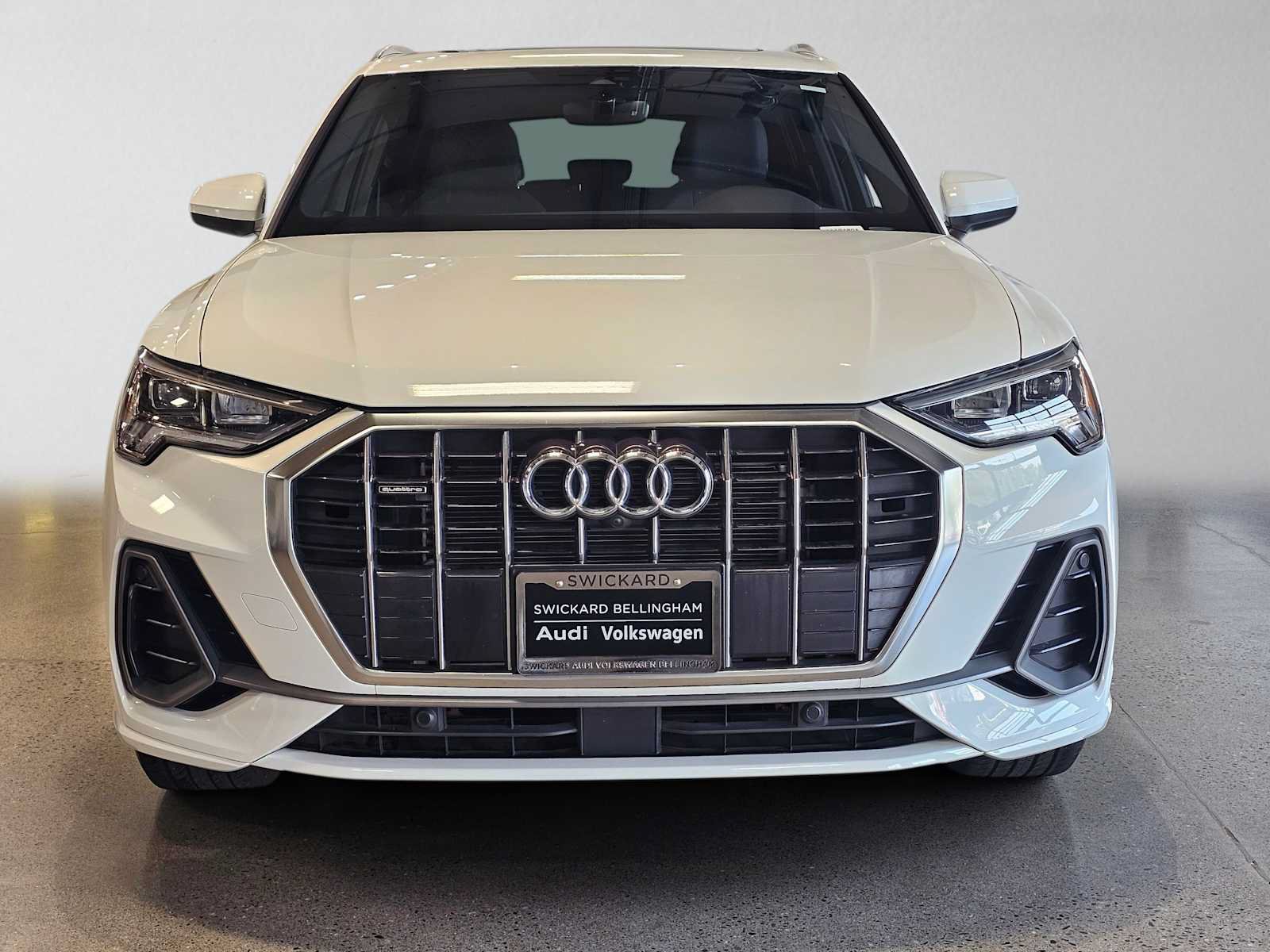 Used 2023 Audi Q3 2.0T Premium Plus w/ Premium Plus Package AWD/4WD image 8