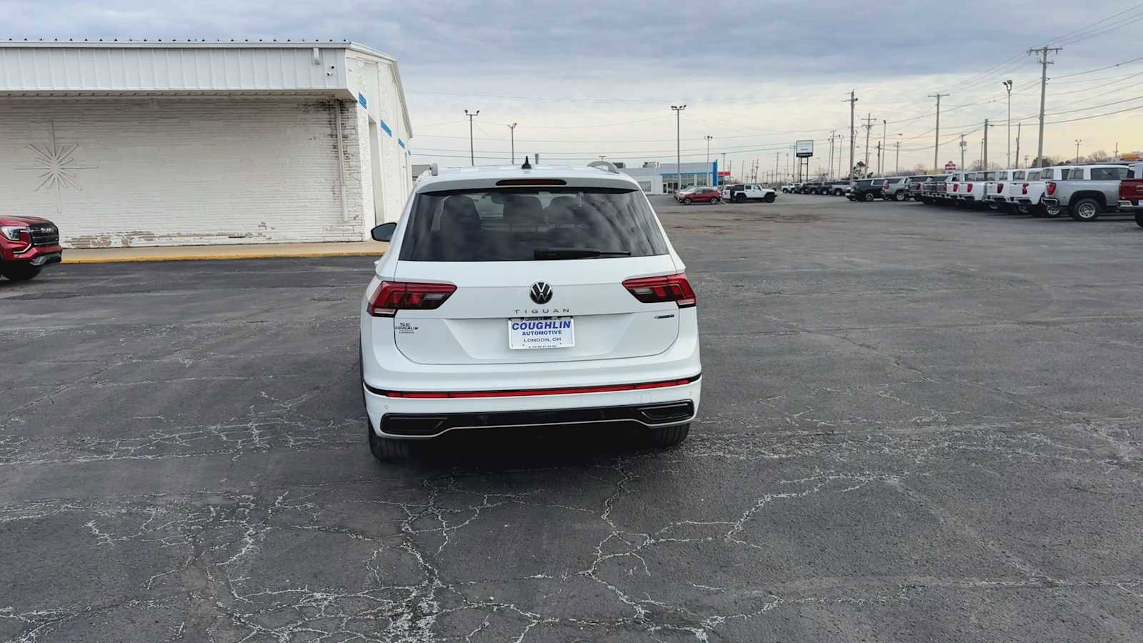 Used 2022 Volkswagen Tiguan SE R-Line AWD/4WD image 7