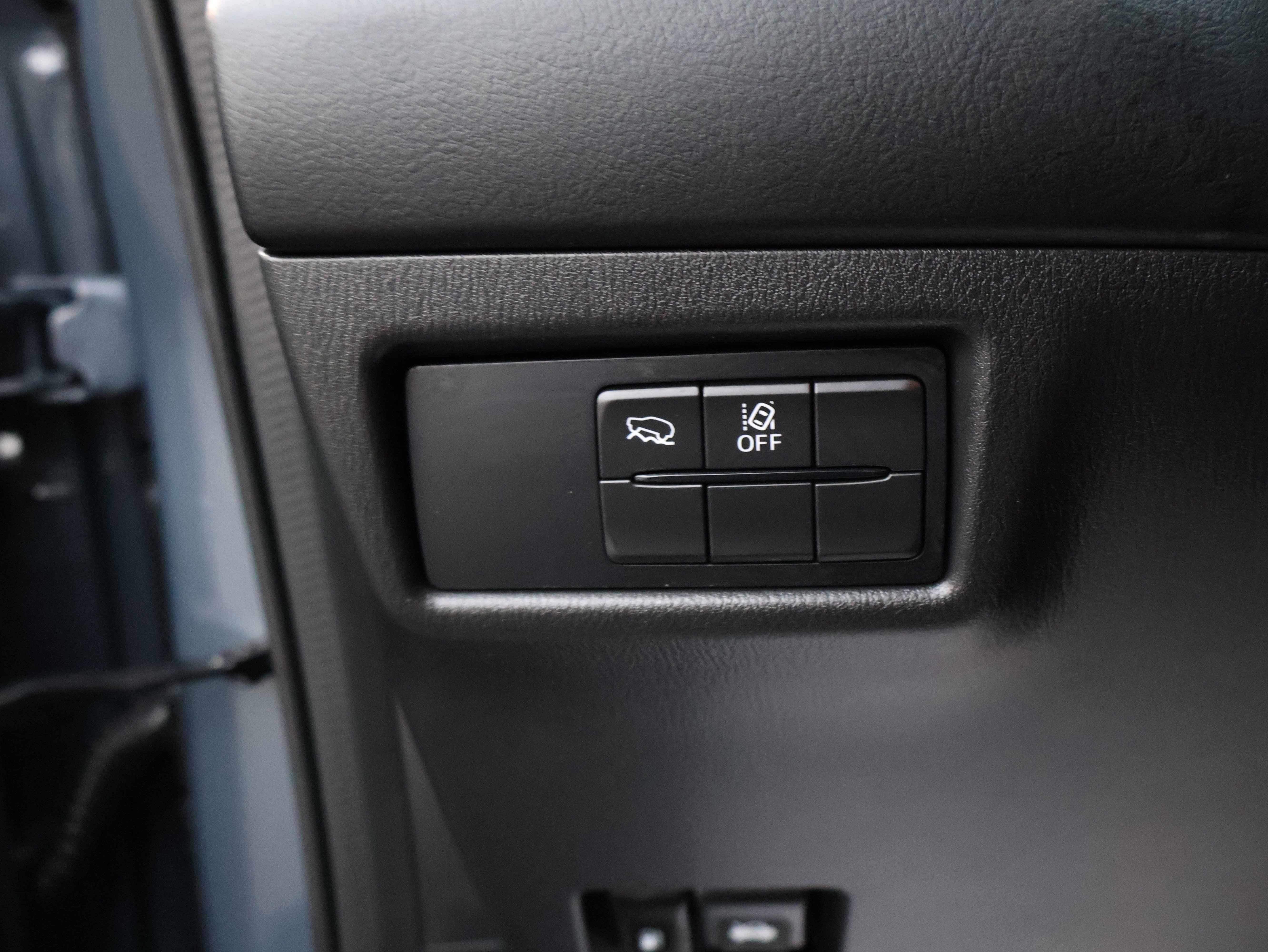 Certified 2023 MAZDA CX-5 Carbon Edition image 39