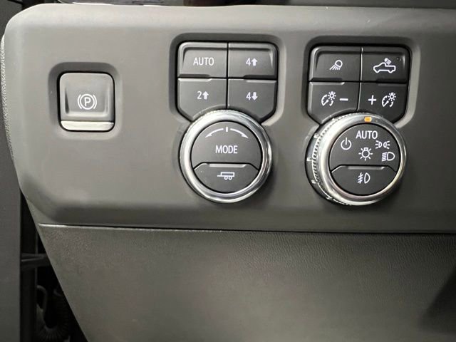 Used 2025 GMC Sierra 3500 AT4 w/ AT4 Premium Plus Package AWD/4WD image 24