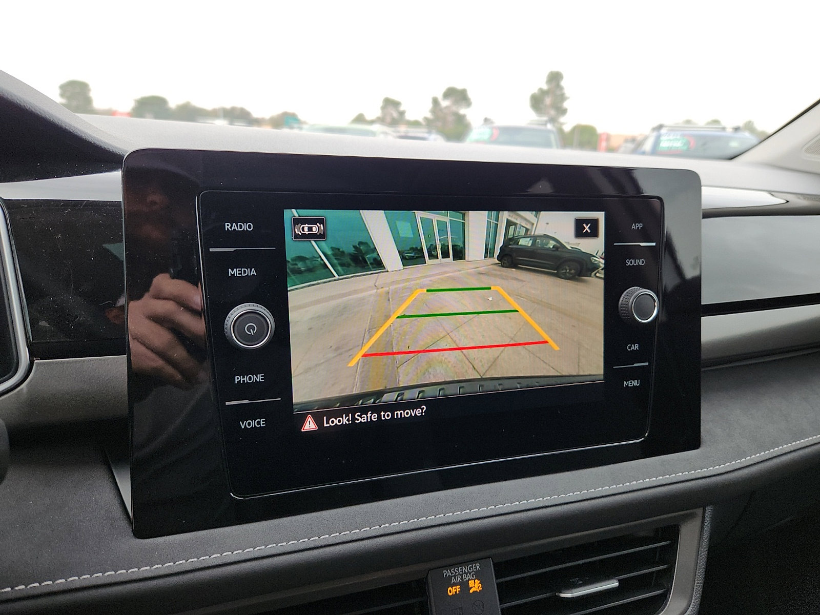 New 2026 Volkswagen Taos SE image 18