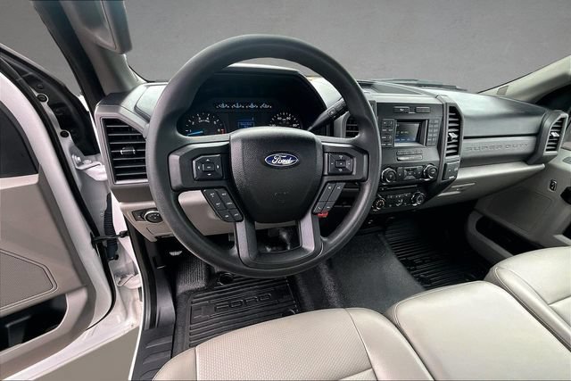 Used 2017 Ford F250 XL w/ Power Equipment Group RWD image 3