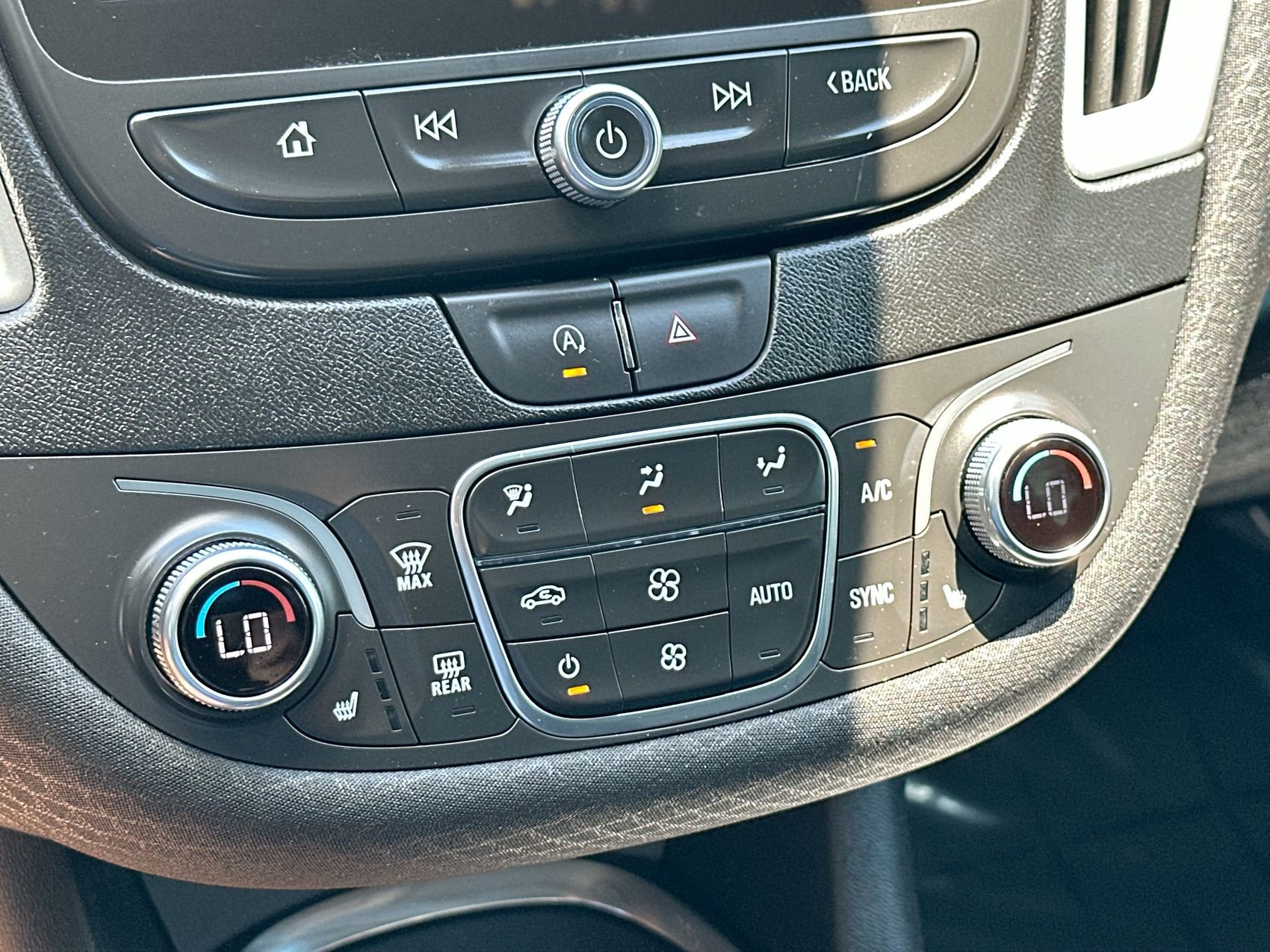 Used 2024 Chevrolet Malibu LT FWD image 18