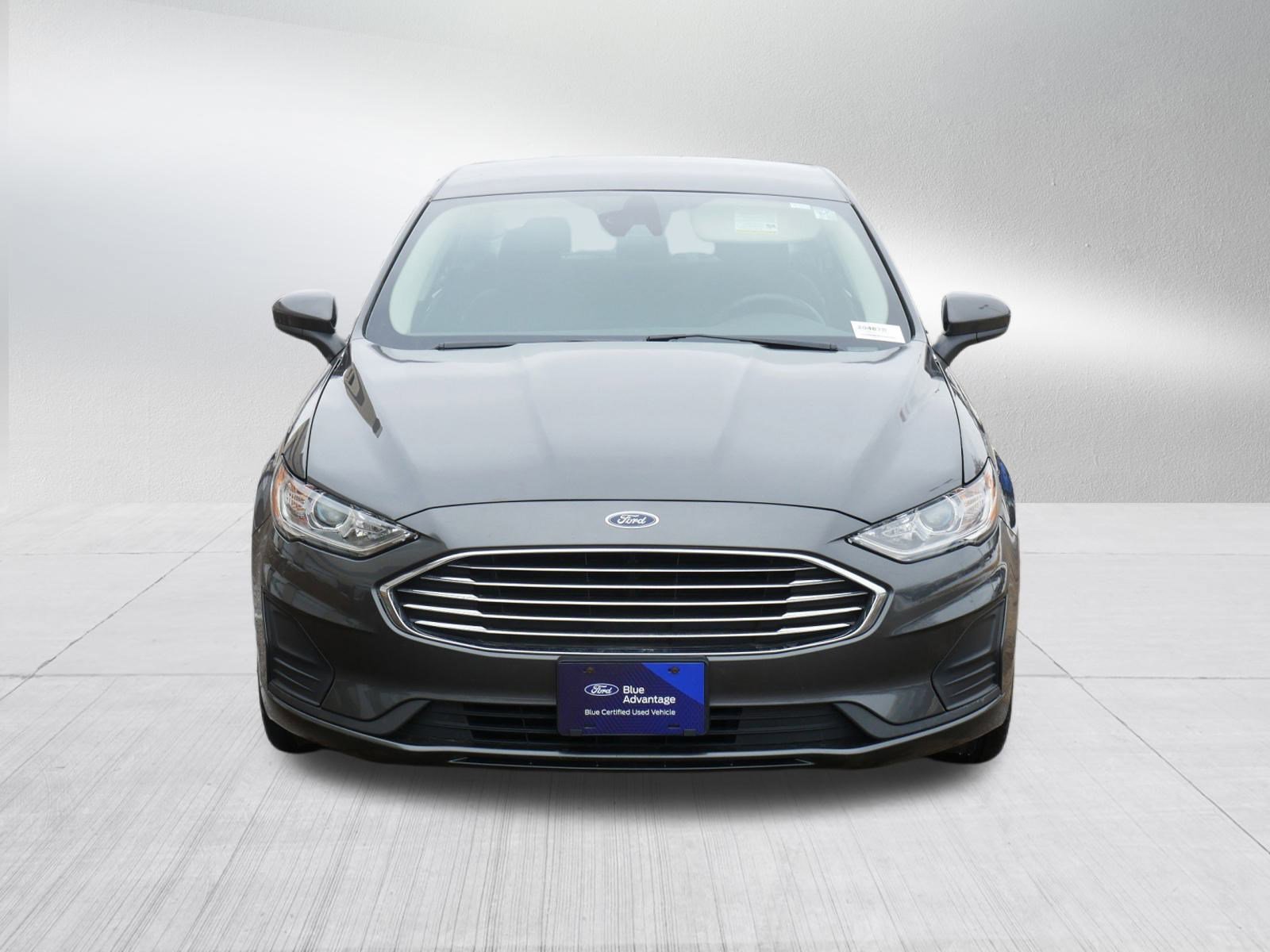 Used 2020 Ford Fusion SE image 2