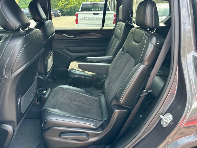 Used 2023 Jeep Grand Cherokee L Laredo AWD/4WD image 28