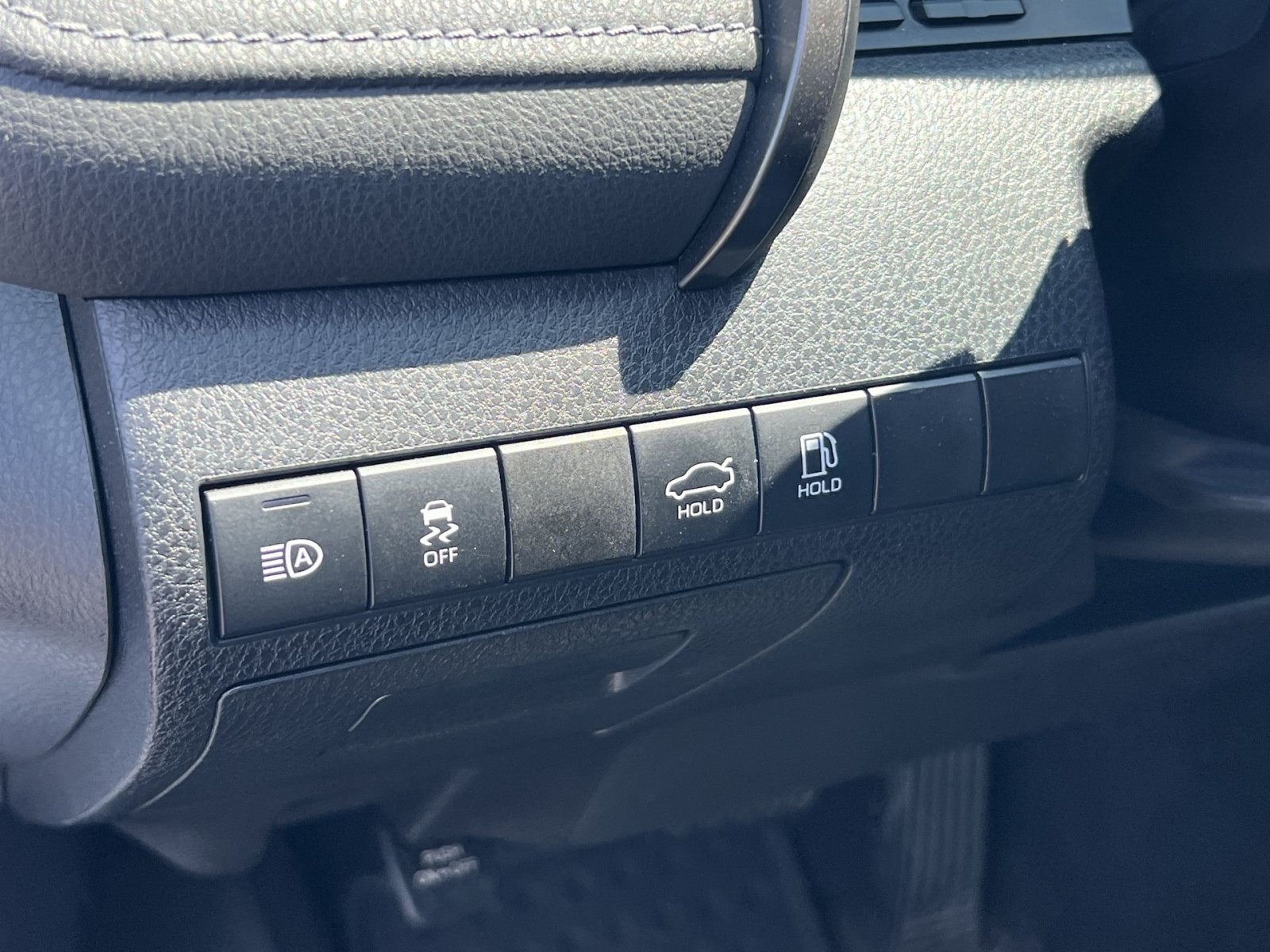 Used 2022 Toyota Camry SE FWD image 25