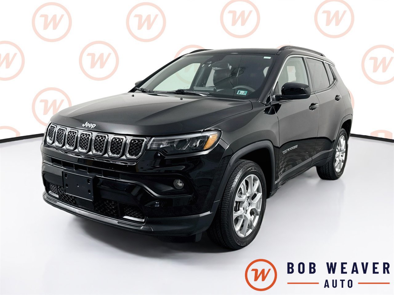Used 2023 Jeep Compass Latitude w/ Sun and Sound Group AWD/4WD image 3