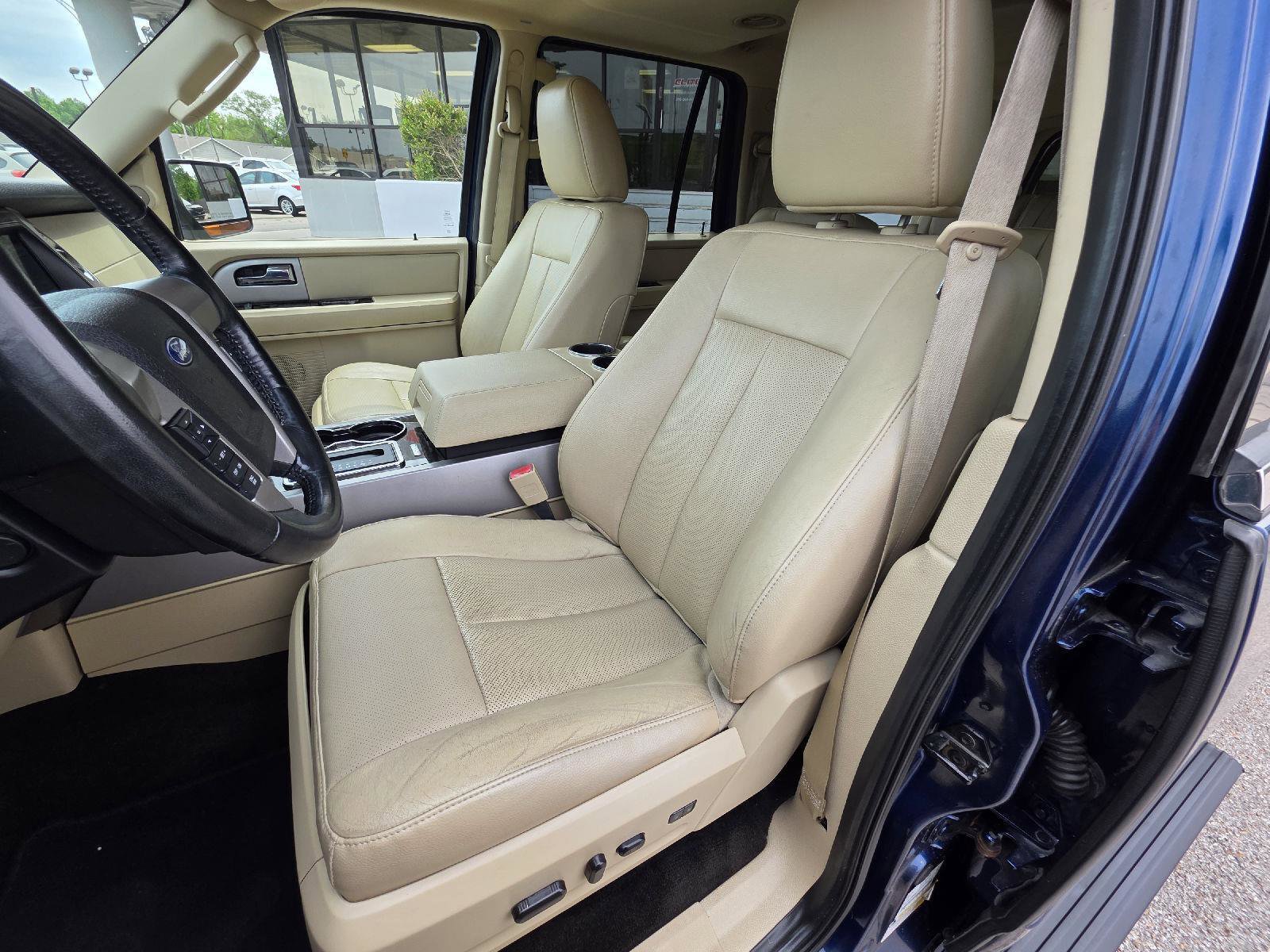 Used 2017 Ford Expedition EL Limited w/ Equipment Group 301A RWD image 40