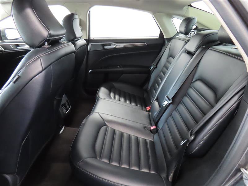 Used 2020 Ford Fusion SEL image 27