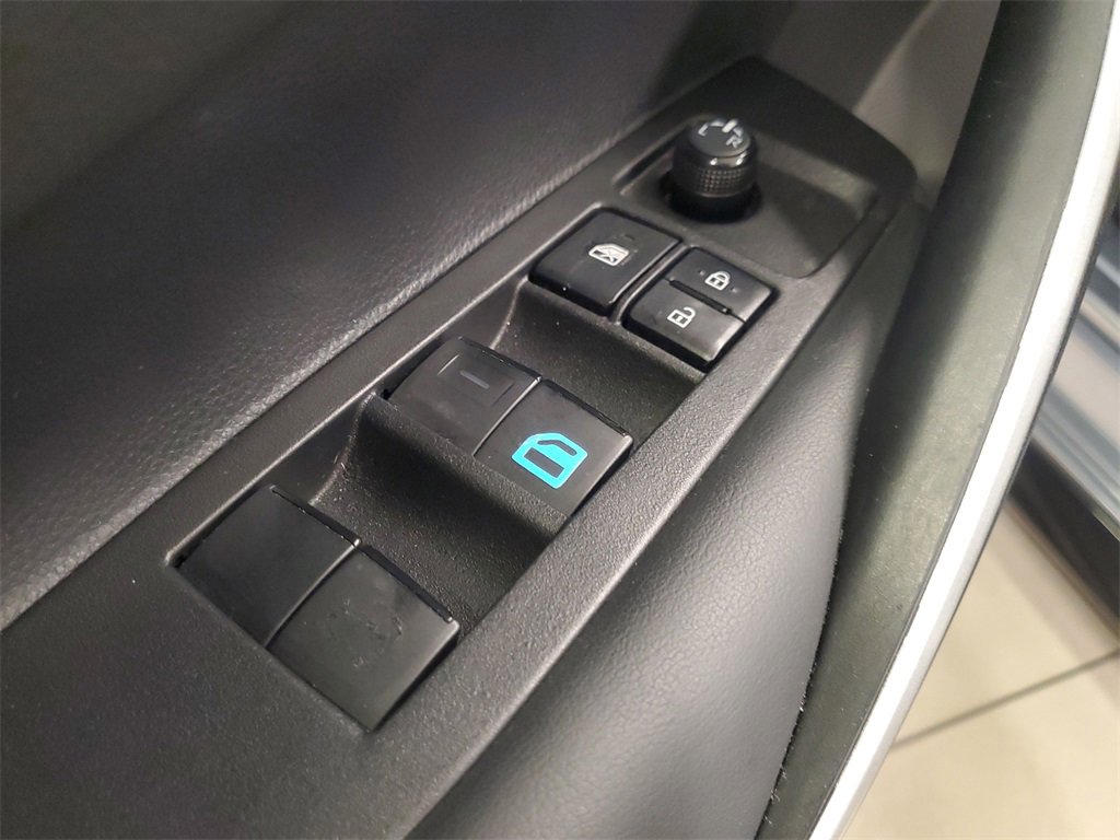 Certified 2023 Toyota Corolla SE image 18