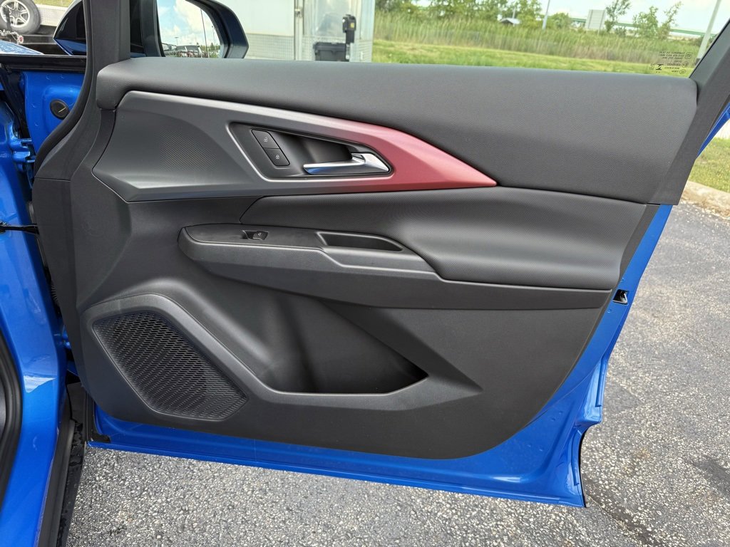 New 2025 Chevrolet Equinox EV RS image 18