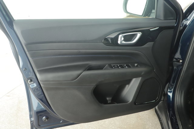 New 2026 Jeep Compass Latitude image 5