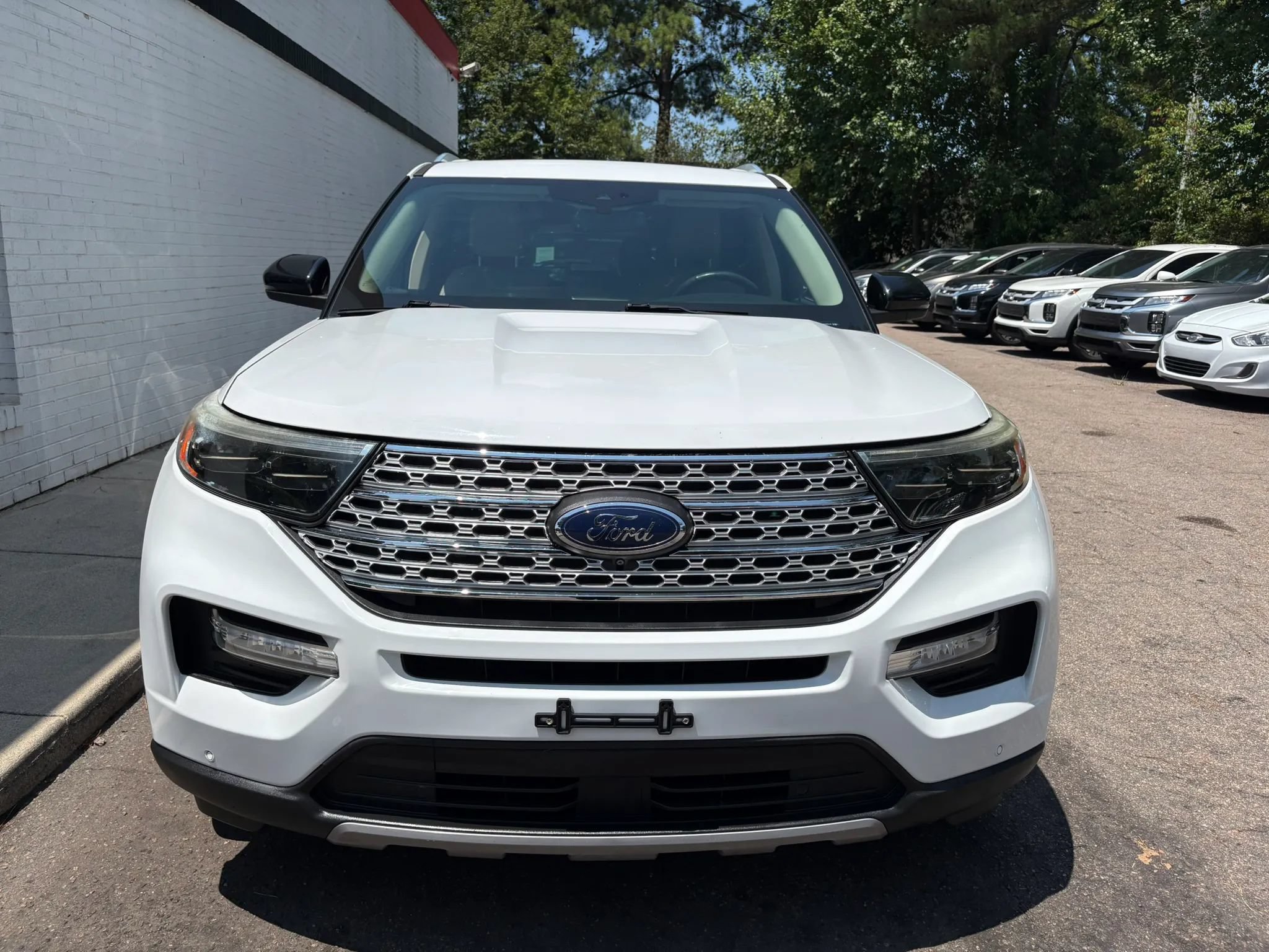 Used 2021 Ford Explorer Limited w/ Equipment Group 301A RWD image 3