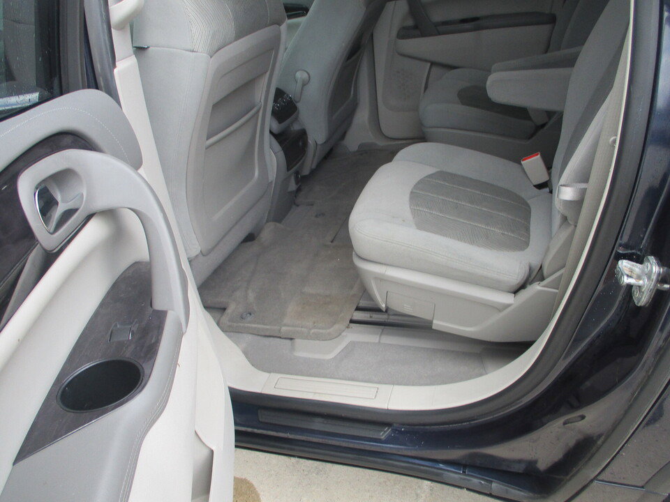 Used 2017 Buick Enclave Convenience FWD image 8