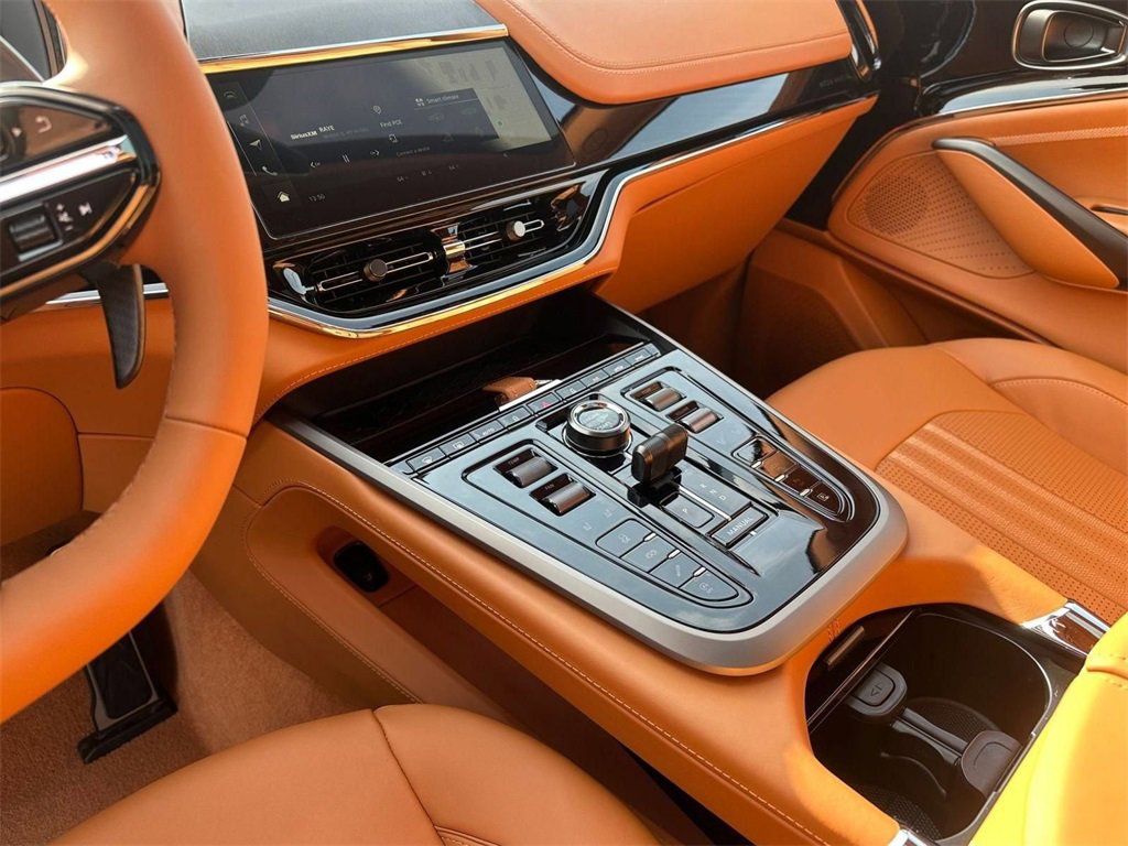 New 2026 Aston Martin DBX 707 image 13