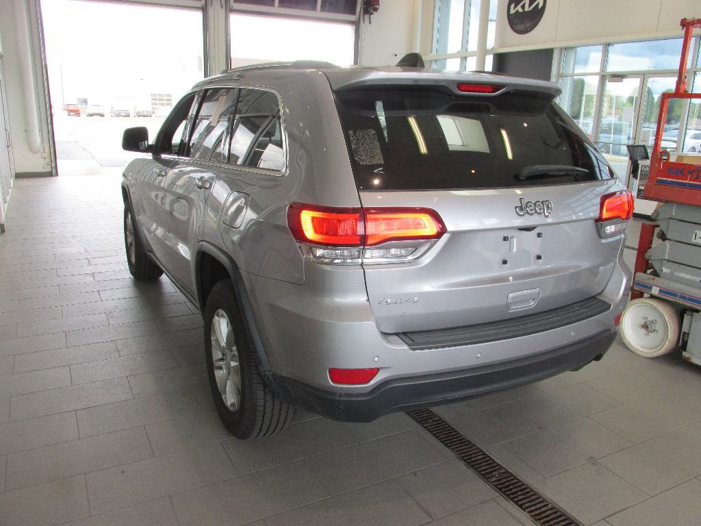 Used 2021 Jeep Grand Cherokee Laredo w/ Security & Convenience Group image 6