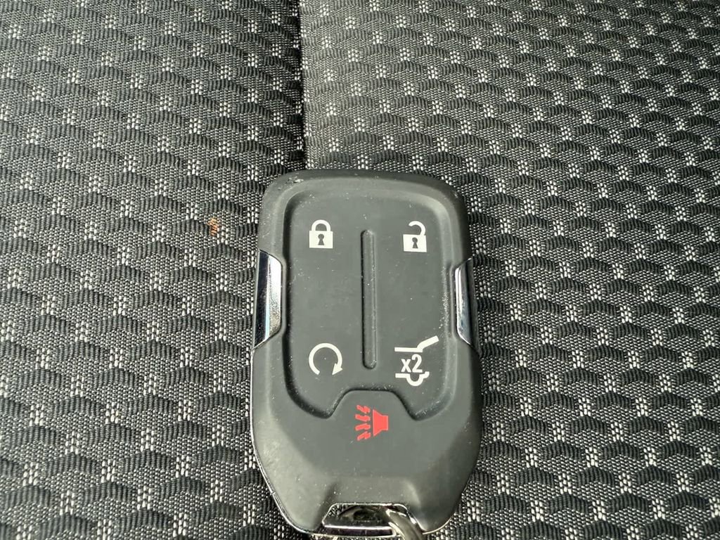 Used 2023 GMC Acadia SLE w/ Driver Convenience Package image 8