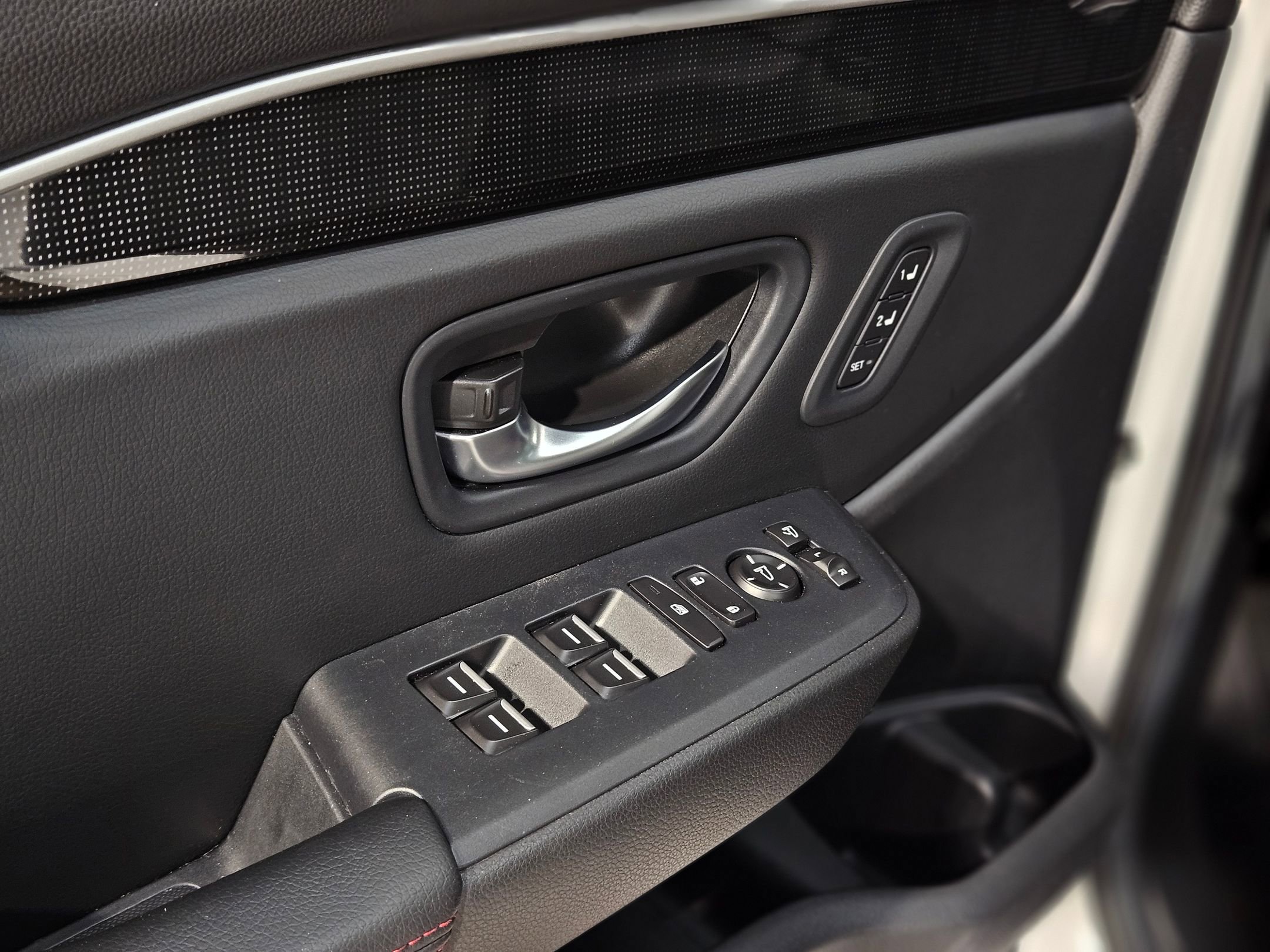 Used 2025 Honda Pilot Black Edition image 21